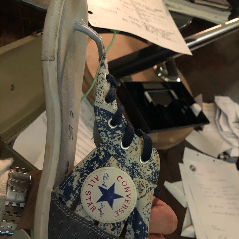 Converse Women’s Chuck Taylor High Top Sandals !